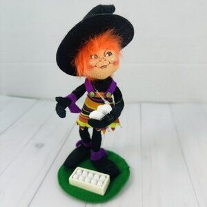 Annalee Halloween Trick or Treat 8" Witch Doll 1983 Egg Thrower